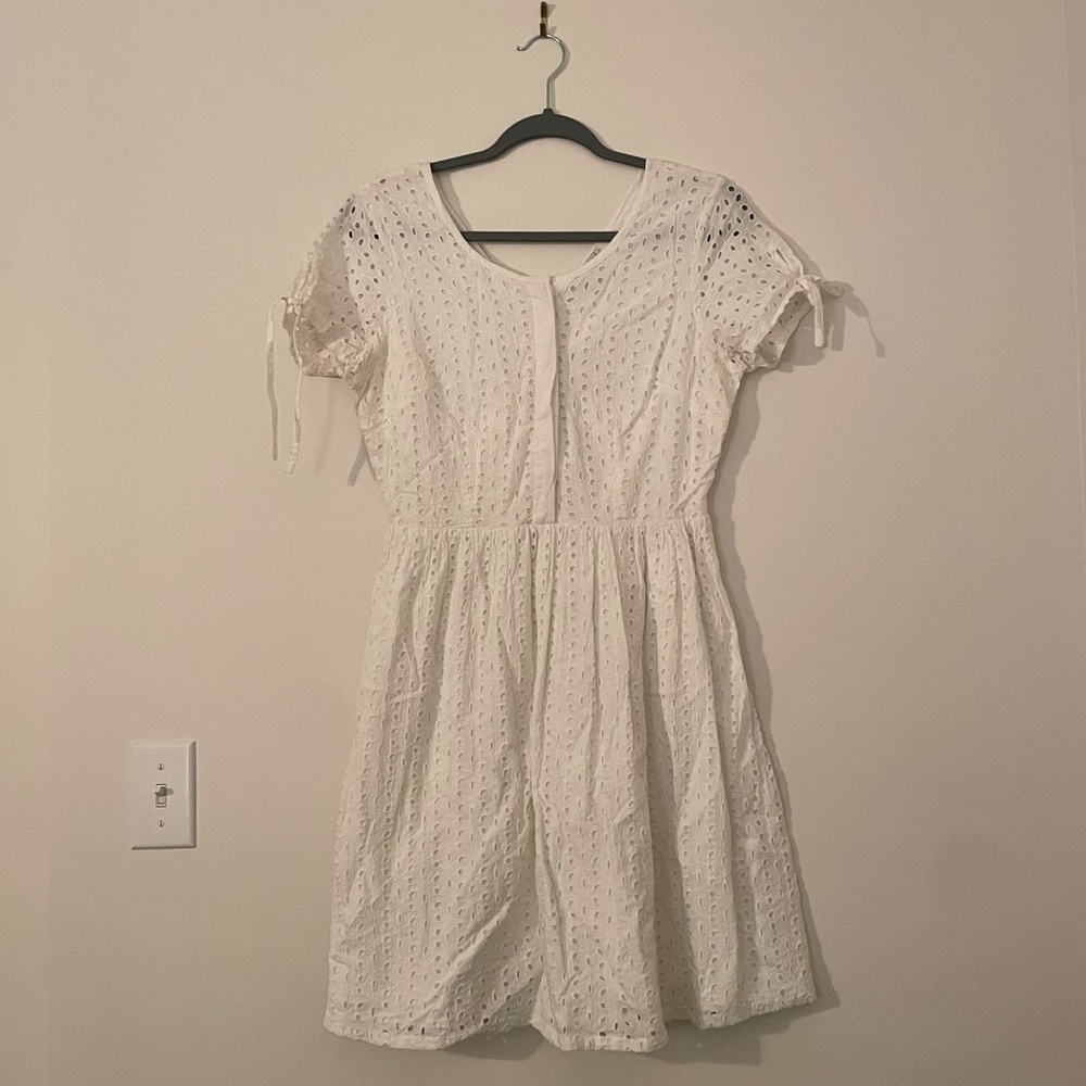Women’s size 6 white eyelet dress